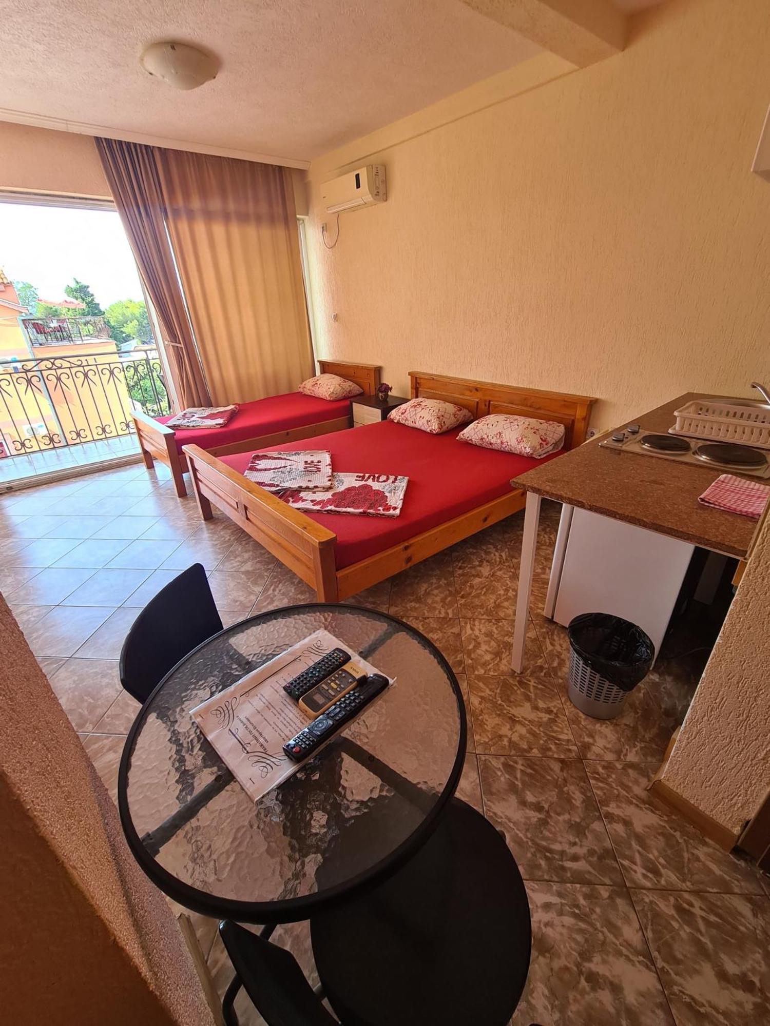 Apartments Bulatovic Bar Bilik gambar