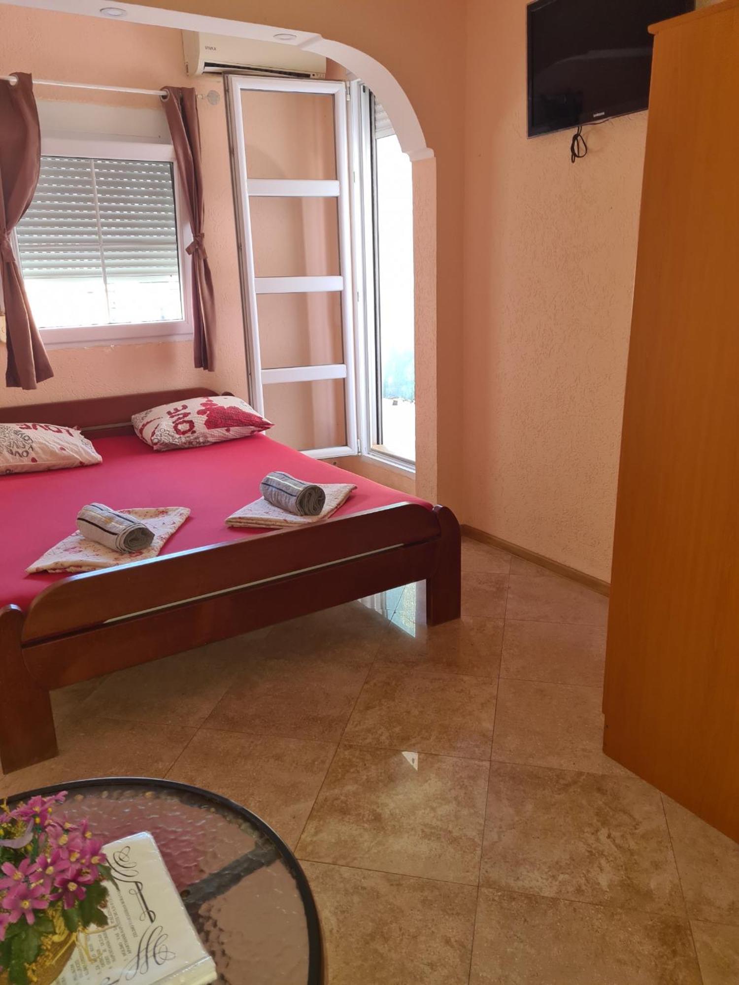 Apartments Bulatovic Bar Bilik gambar