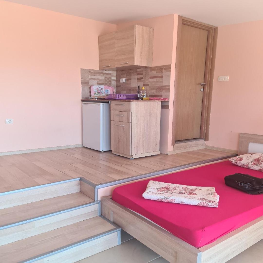 Apartments Bulatovic Bar Bilik gambar