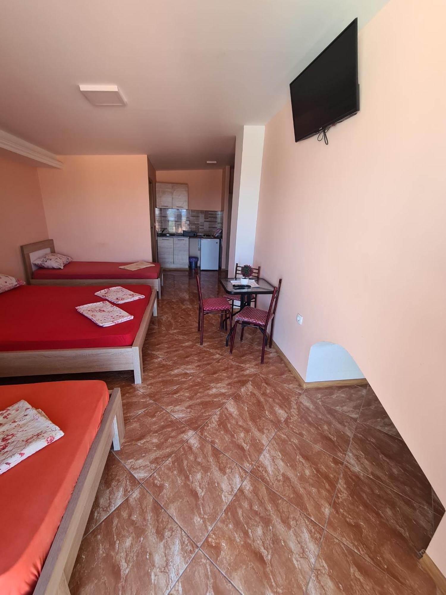 Apartments Bulatovic Bar Bilik gambar
