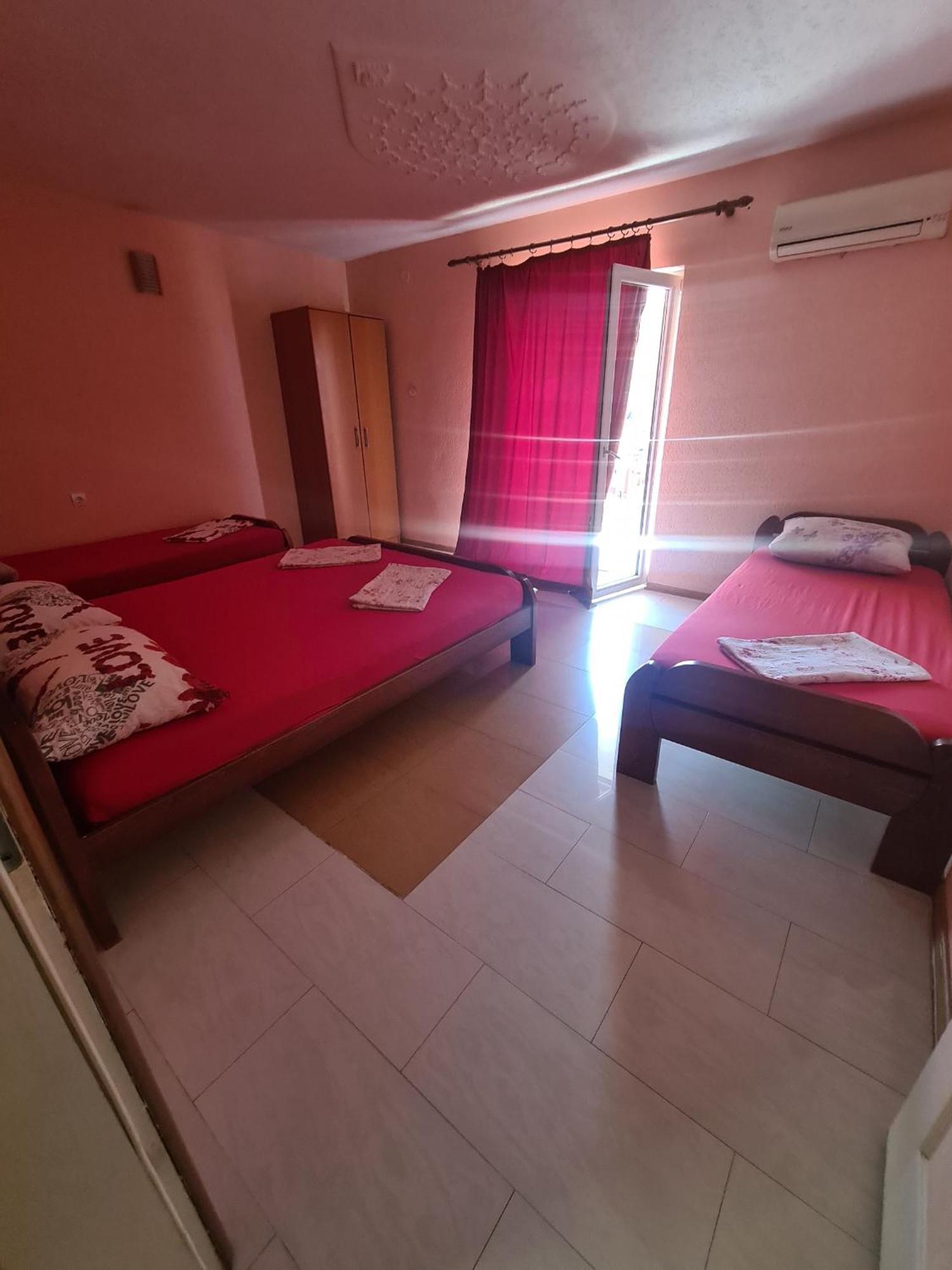 Apartments Bulatovic Bar Bilik gambar