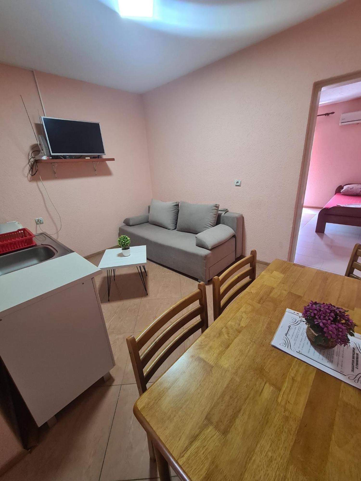 Apartments Bulatovic Bar Bilik gambar