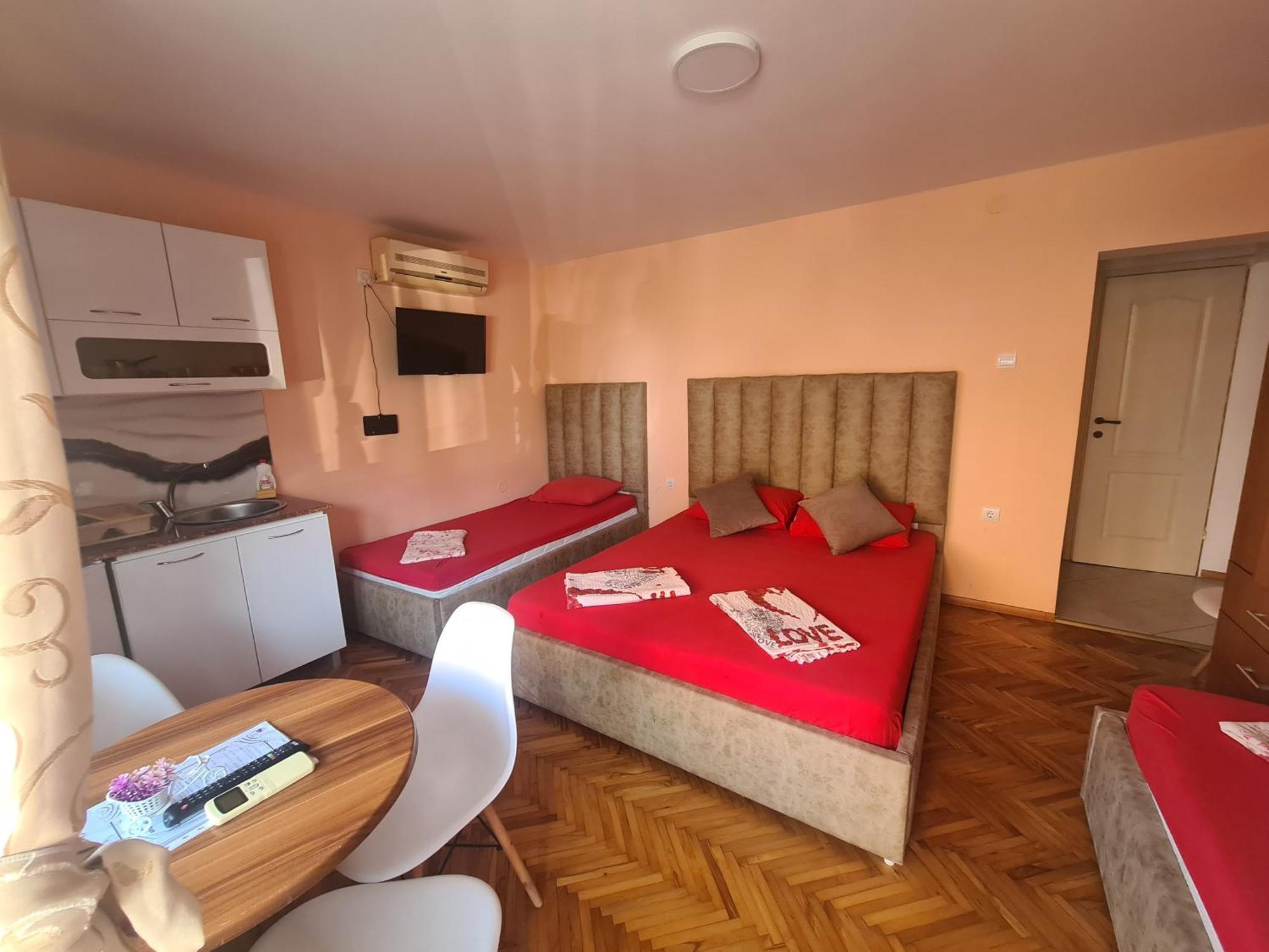 Apartments Bulatovic Bar Bilik gambar