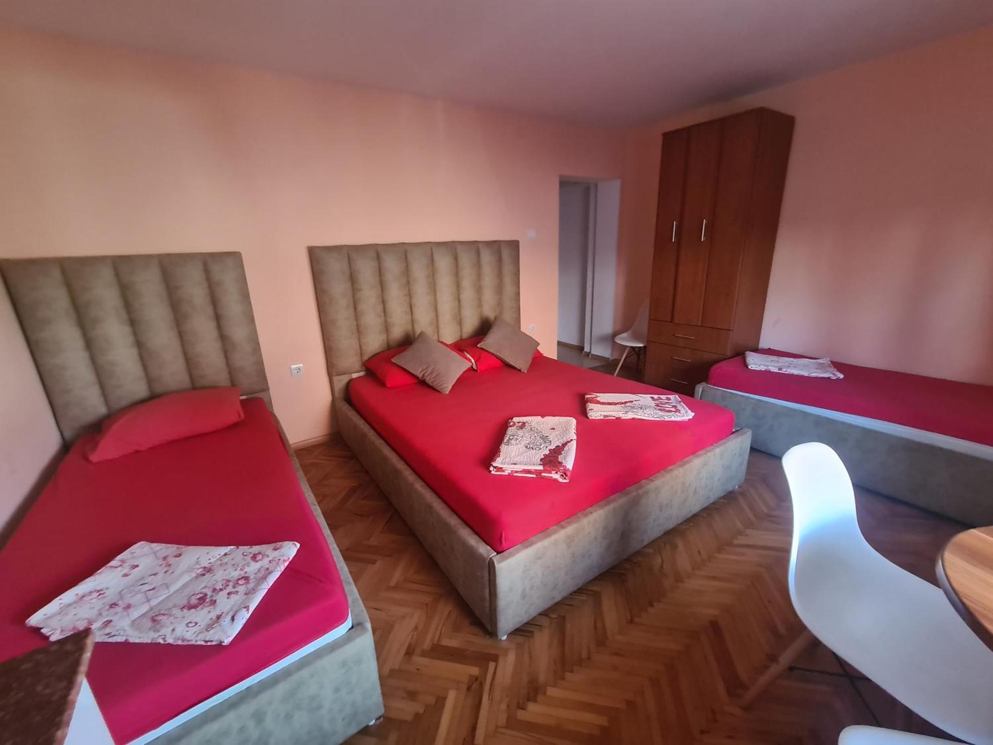 Apartments Bulatovic Bar Bilik gambar
