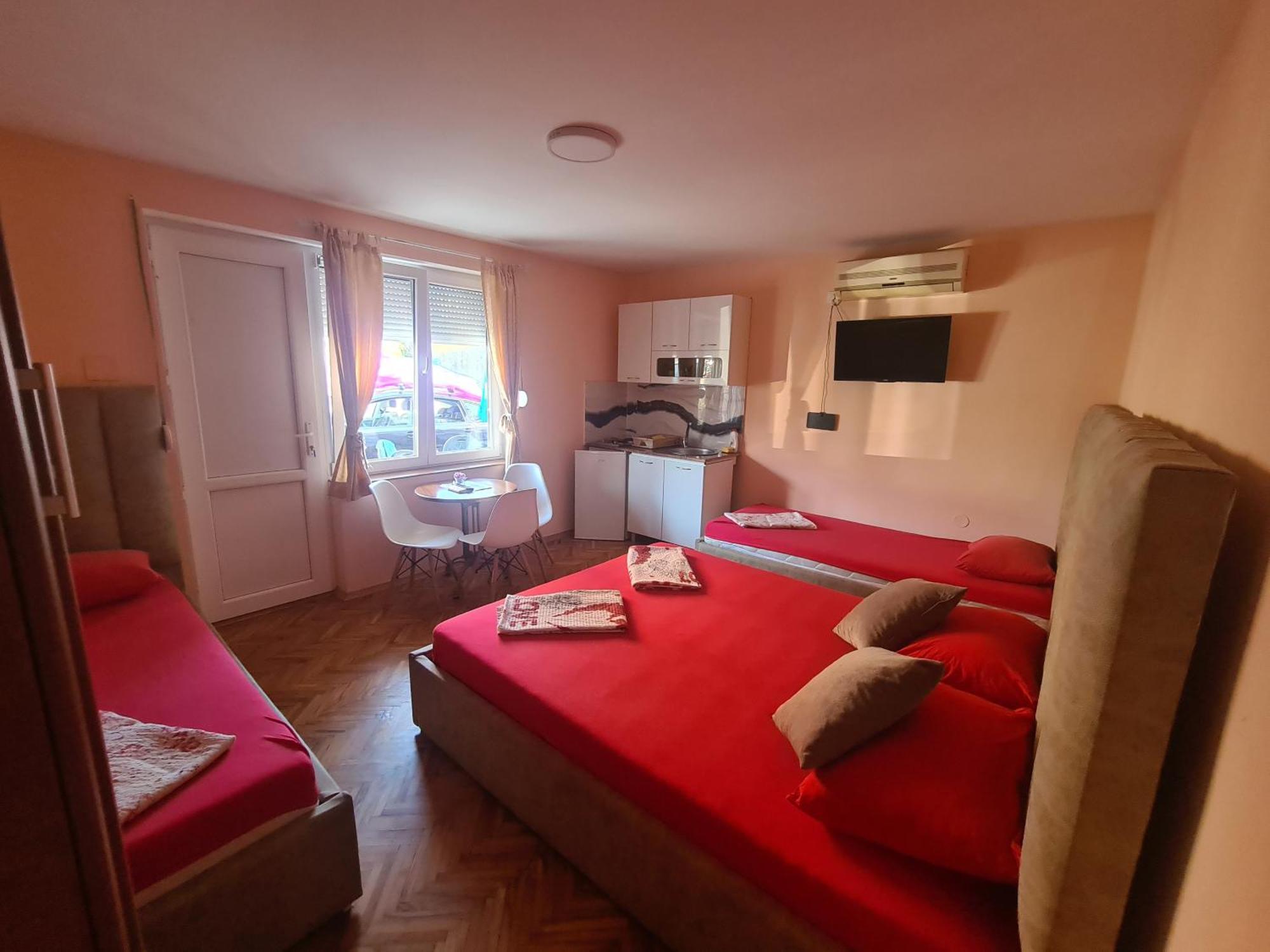 Apartments Bulatovic Bar Bilik gambar